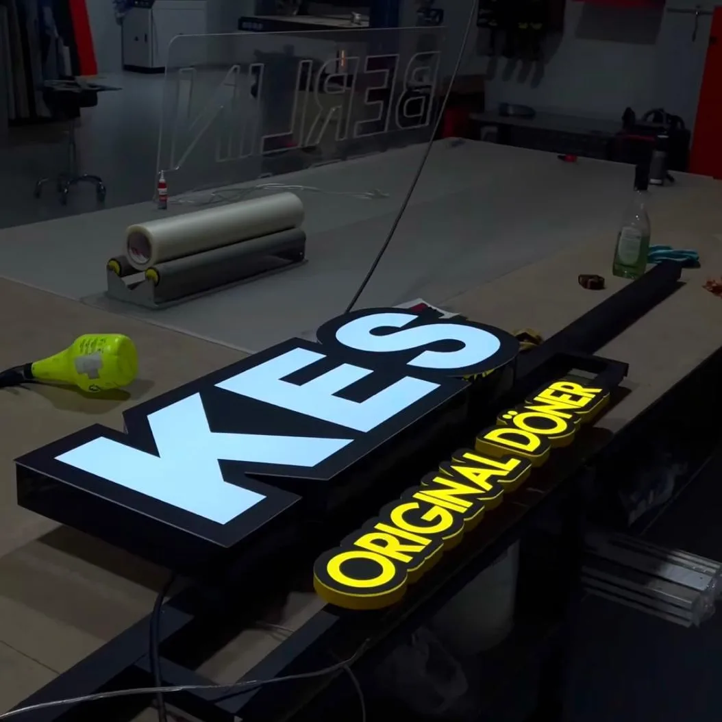 Enseigne lettres boîtier KES Original Döner — lumineux