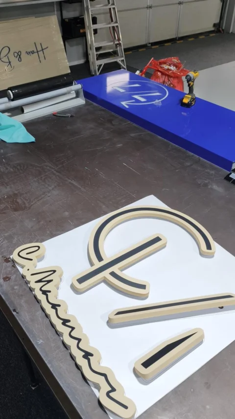 Enseigne lettres découpées personalisée